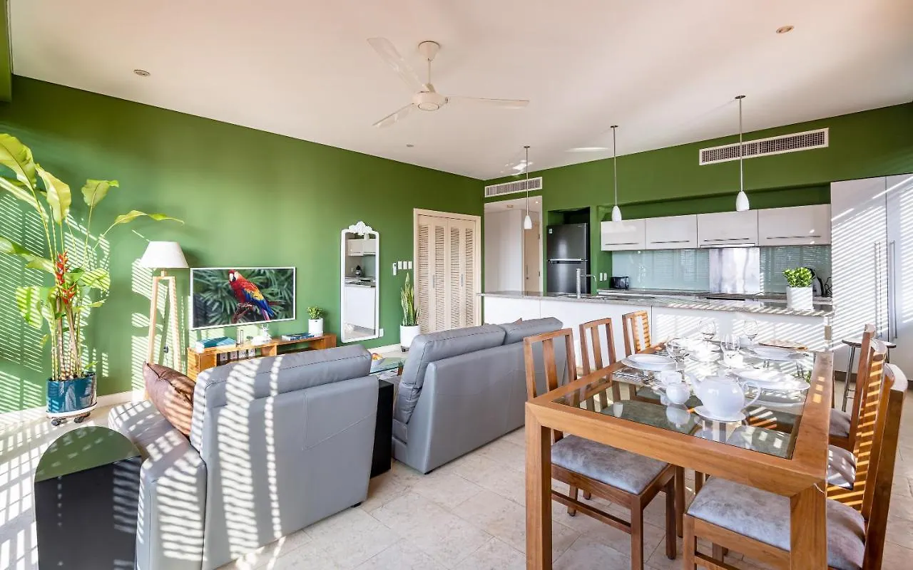 Luxury Apartments With Rooftop Pool & Gym - Avalon Ho Si Minh-város