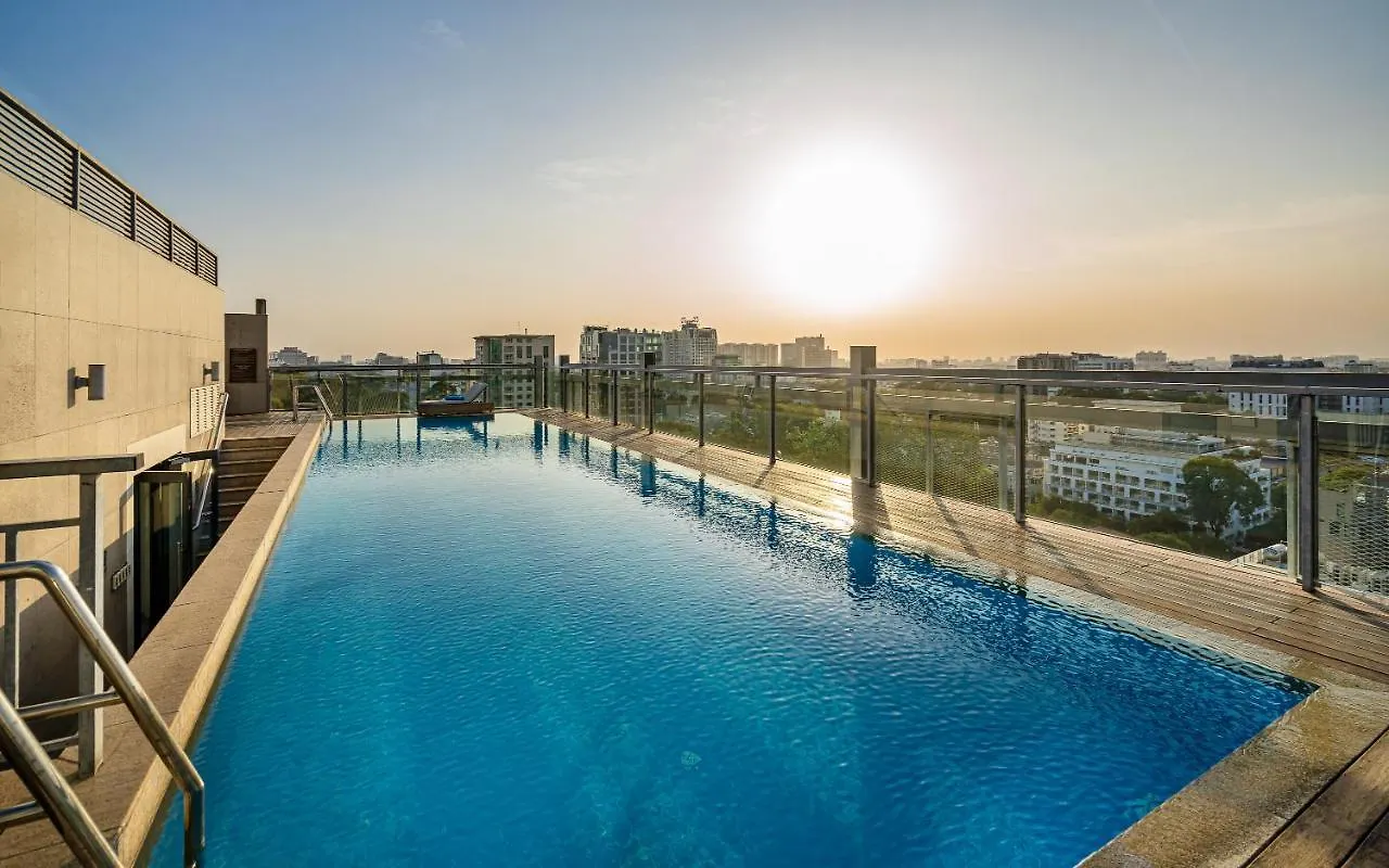 Luxury Apartments With Rooftop Pool & Gym - Avalon Ho Chi Minh City