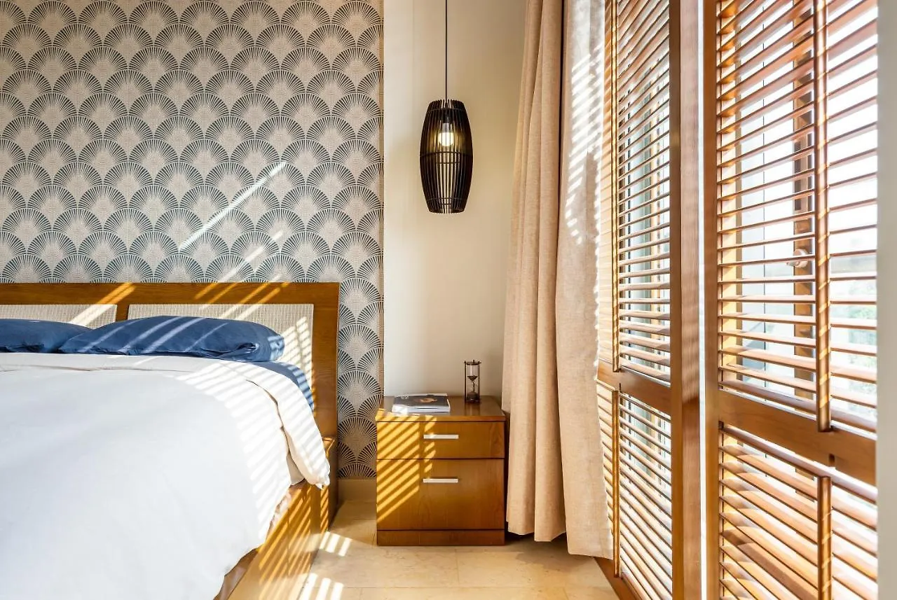 Luxury Apartments With Rooftop Pool & Gym - Avalon Ho Chi Minh City